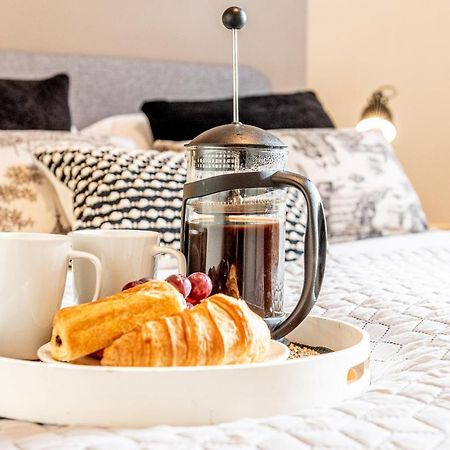 3 Bedroom Home Sleeps 5 Close To Chester City Centre Welcomes Couples, Small Groups, Families And Contractors Exteriér fotografie