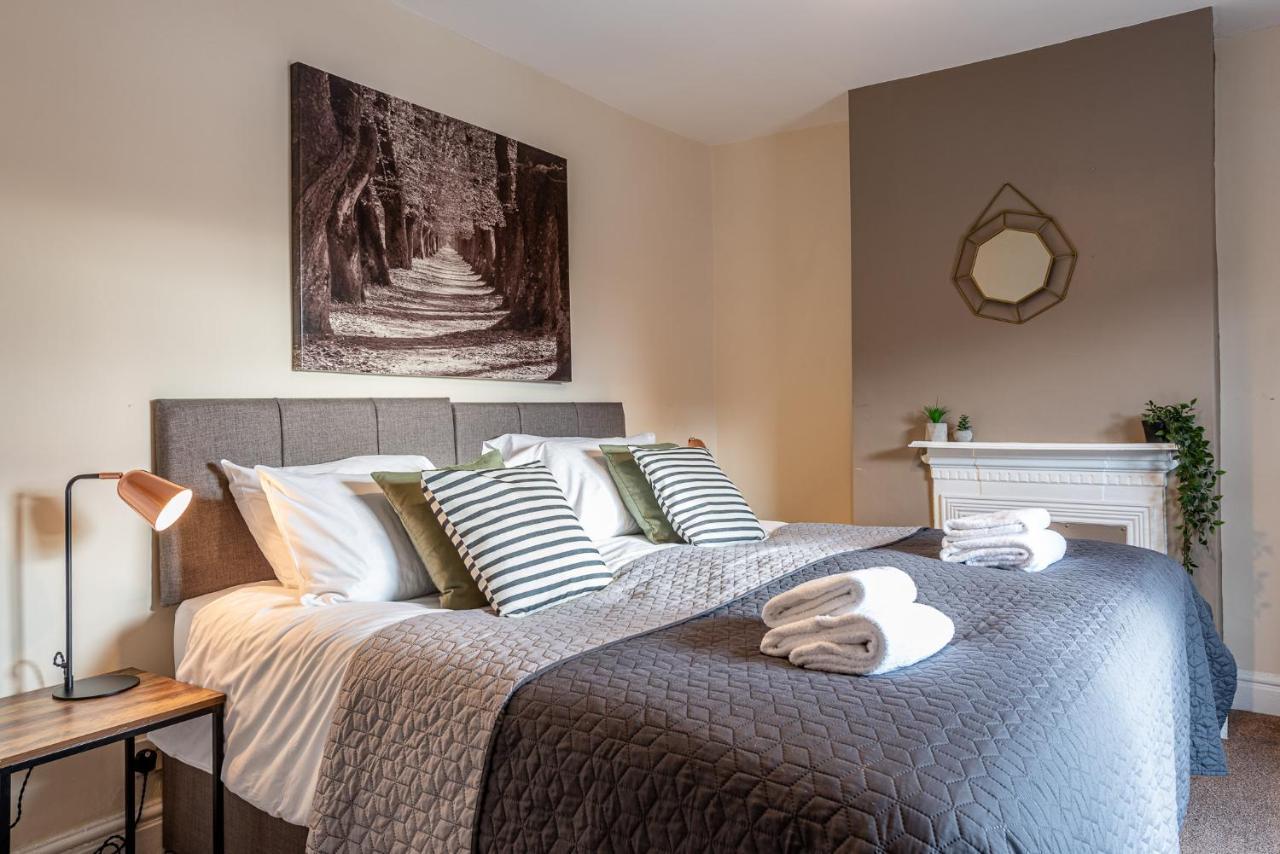 3 Bedroom Home Sleeps 5 Close To Chester City Centre Welcomes Couples, Small Groups, Families And Contractors Exteriér fotografie